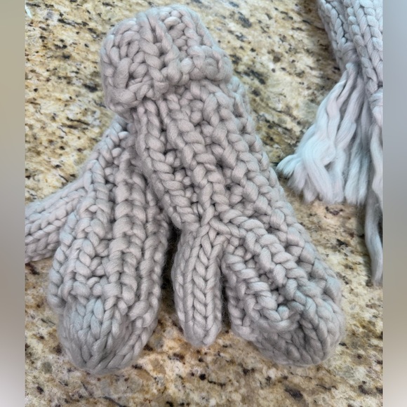 NWT 2 Pc Set Universal Thread Hand Knit Chunky Braided Scarf & Mittens OS - Picture 7 of 11